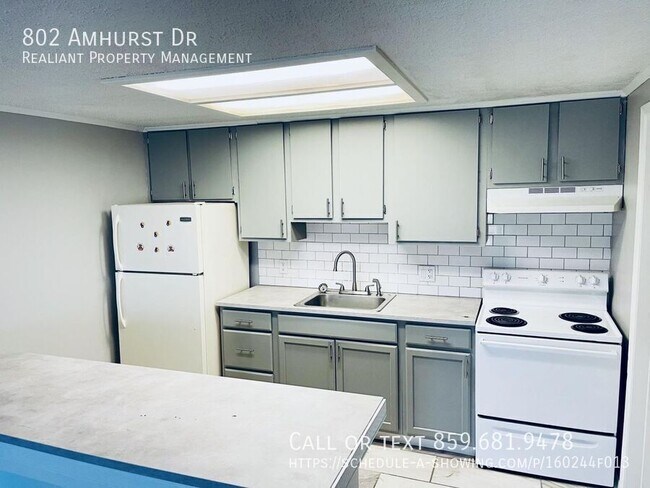 Foto del edificio - 802 Amhurst Dr