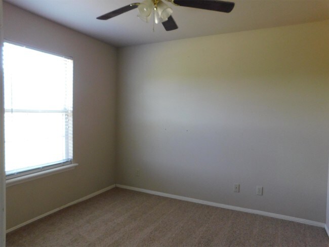 Building Photo - 5507-5509 Summit Ct