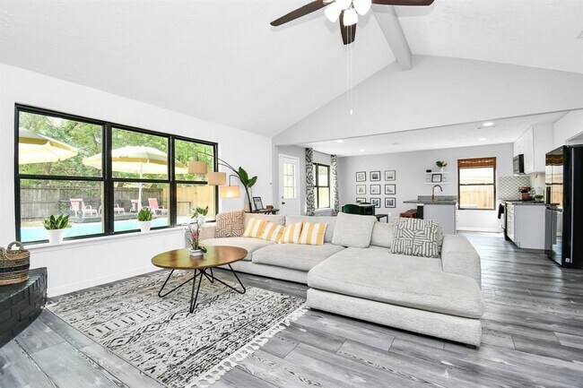 Foto del edificio - 5706 Sunnygate Dr