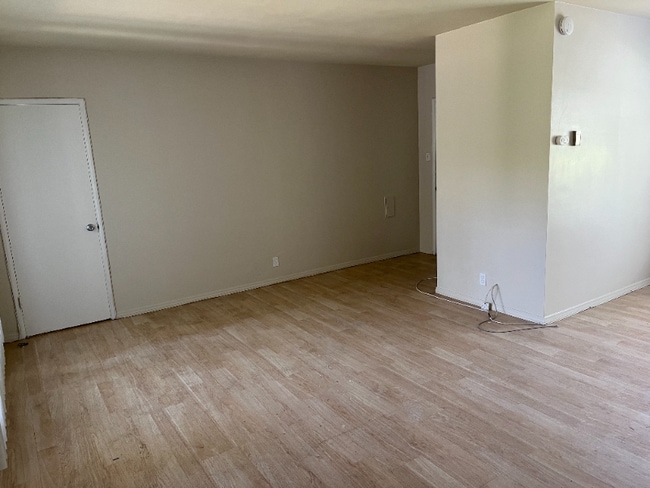 Photo - 170 S Chester Ave (Pasadena, CA) Apartment