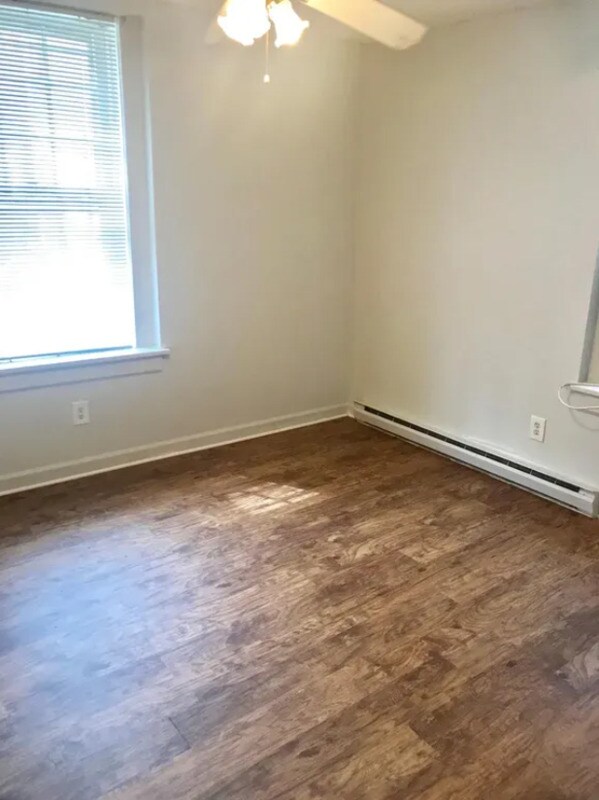 Foto del edificio - 1022 Maplewood Ave
