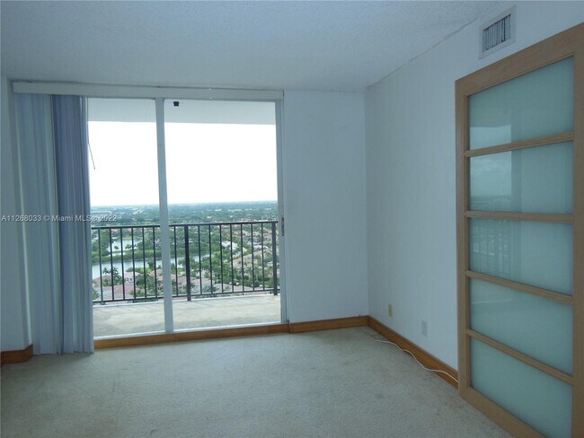 Foto del edificio - 2401 S Ocean Dr