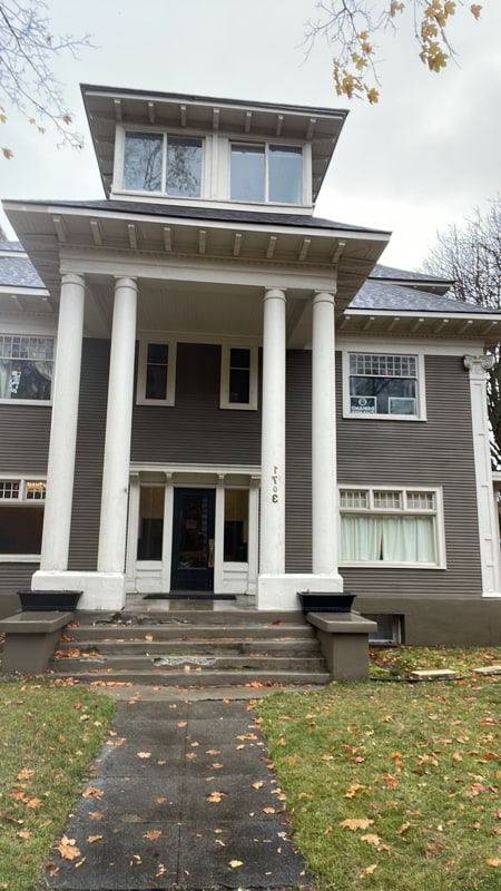 Primary Photo - 1703 S Grand Blvd