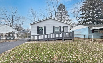 Building Photo - 1321 Southfield Dr S