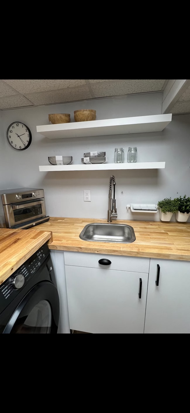 Building Photo - 26 N Vernon St