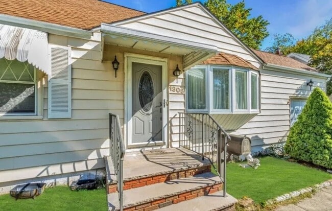 Foto del edificio - 1308 Sunnyfield Dr