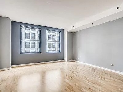 Foto del edificio - 5 N Wabash Ave