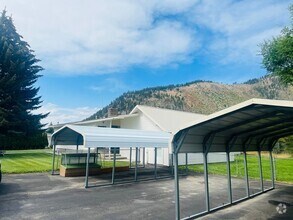 Building Photo - 7780 Starr Dr