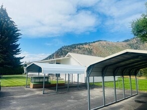 Building Photo - 7780 Starr Dr