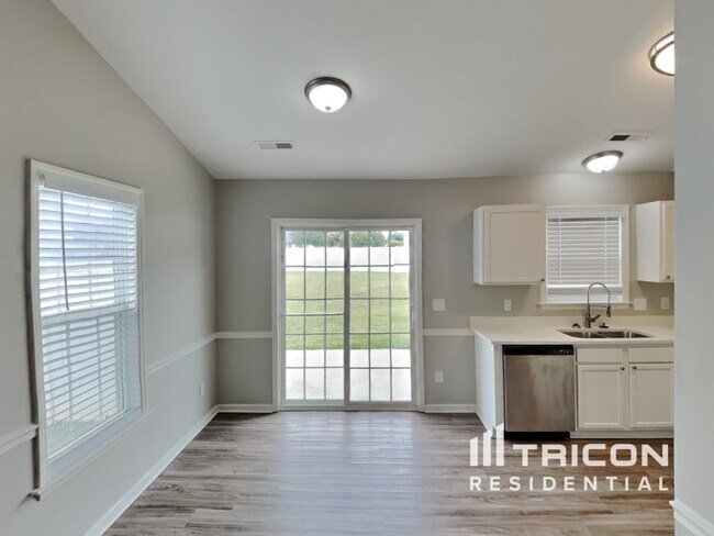 Building Photo - 1447 Bromwich Dr
