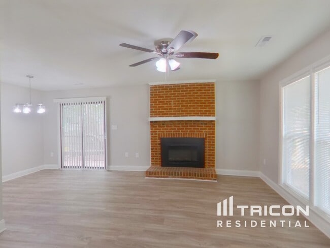 Building Photo - 6701 Hickory Trace Dr