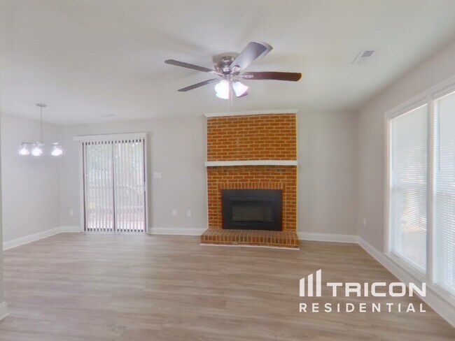 Foto del edificio - 6701 Hickory Trace Dr