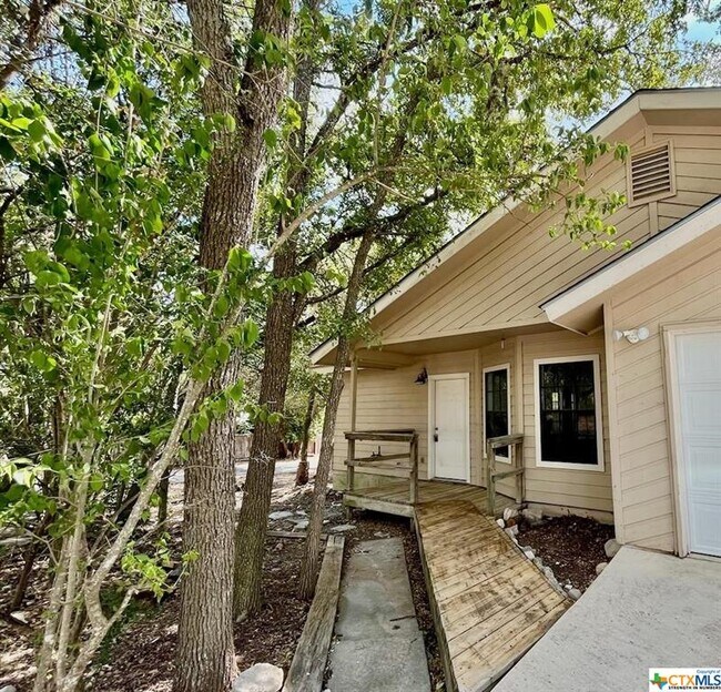 Foto del edificio - 619 Columbia Ave