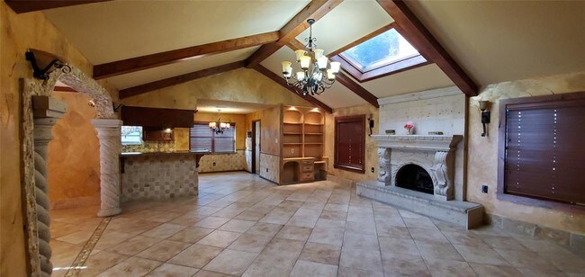 Building Photo - 4323 Colombia Dr