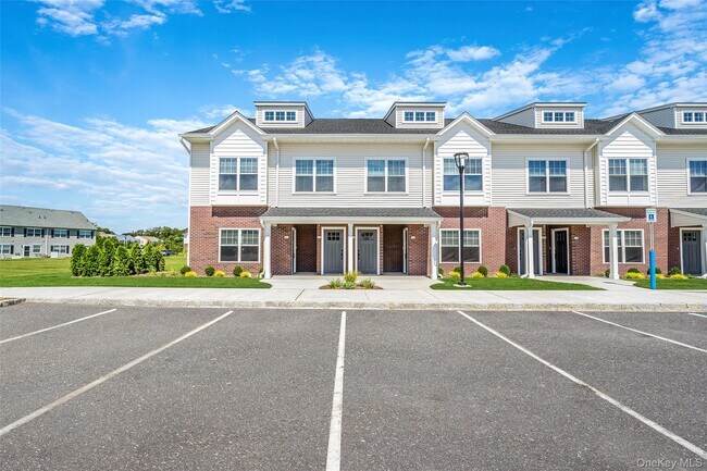 Foto del edificio - 725 Eastview Dr