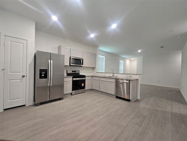 Foto del edificio - 15006 English Rose Rd