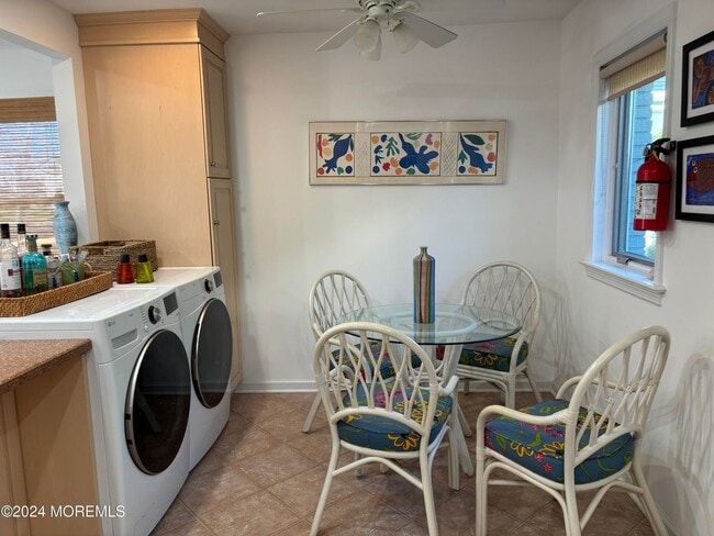 Building Photo - 206 Beach Ave