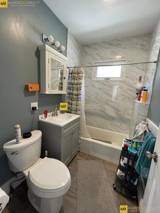 Photo - 12 Berwick Rd House