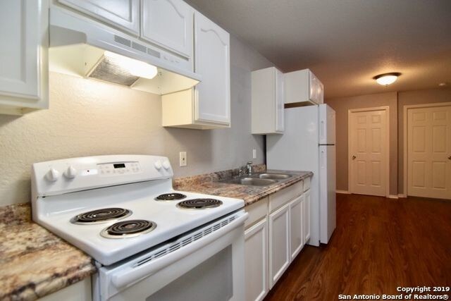 Building Photo - 11106 Belair Dr