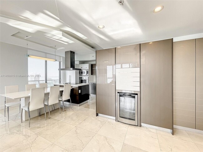 Foto del edificio - 79 SW 12th St