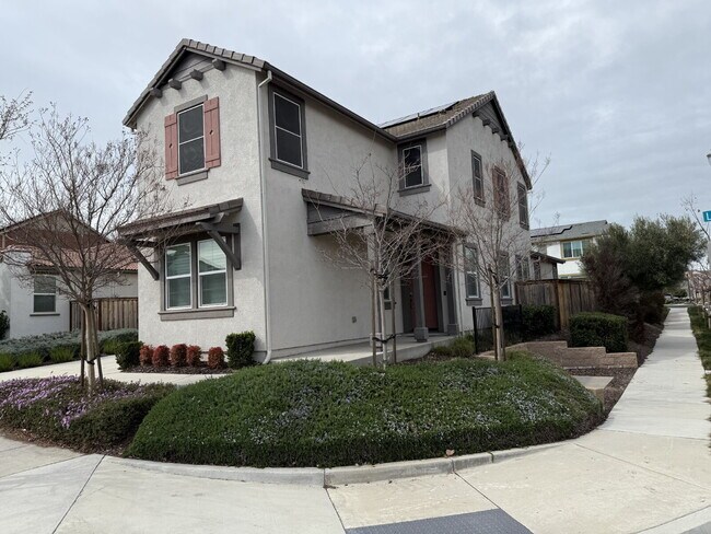 Foto del edificio - Beautiful 4 Bedroom, 3 Bath Home with Solar in Highly Desired Tracy Hills Community