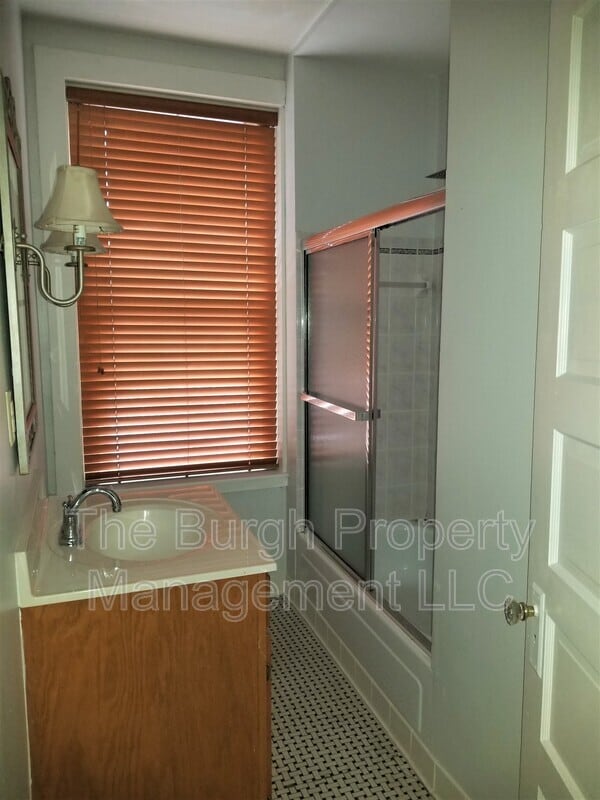 35 W Main St Unit Apt 9, Carnegie, PA 15106 Condo for Rent in