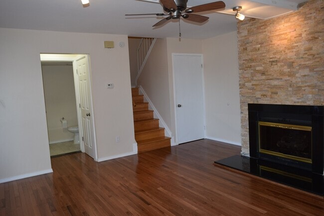 Building Photo - 37373 Clubhouse Dr