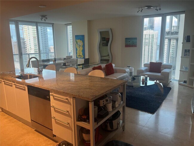 Foto del edificio - 185 SW 7th St