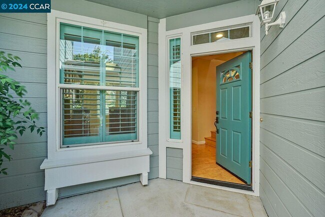 Building Photo - 4403 Coyote Cir