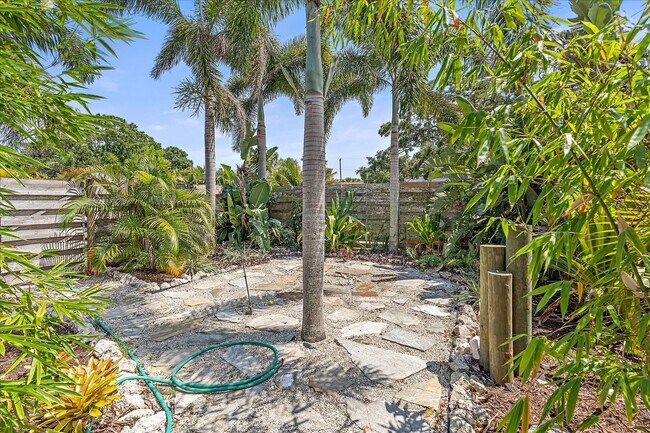 Building Photo - 5740 Britannia Dr