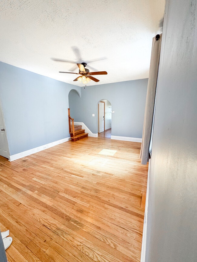 Building Photo - 1615 Poplar St