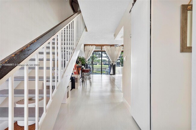 Foto del edificio - 1281 W Fairway Rd