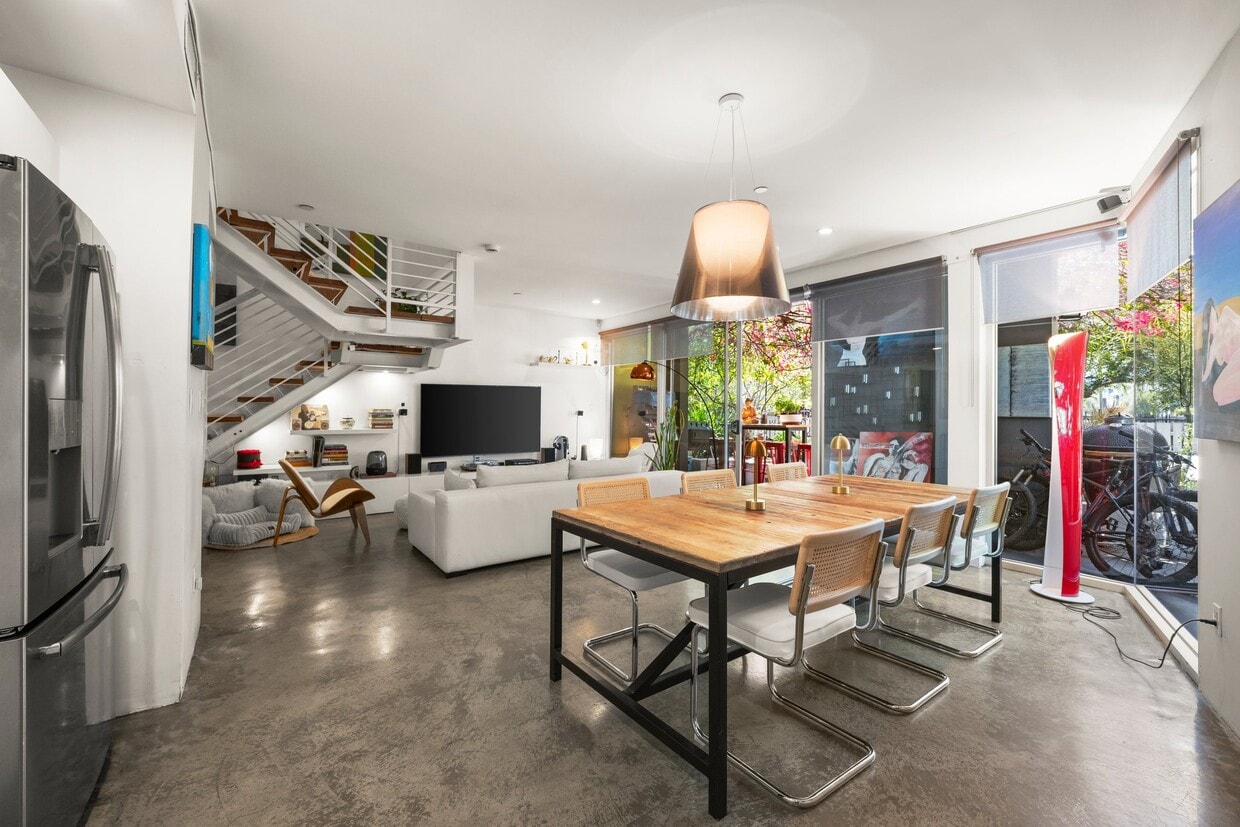 Foto principal - 2400 Corinth Ave