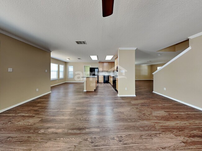 Foto del edificio - 360 Thicket Ln