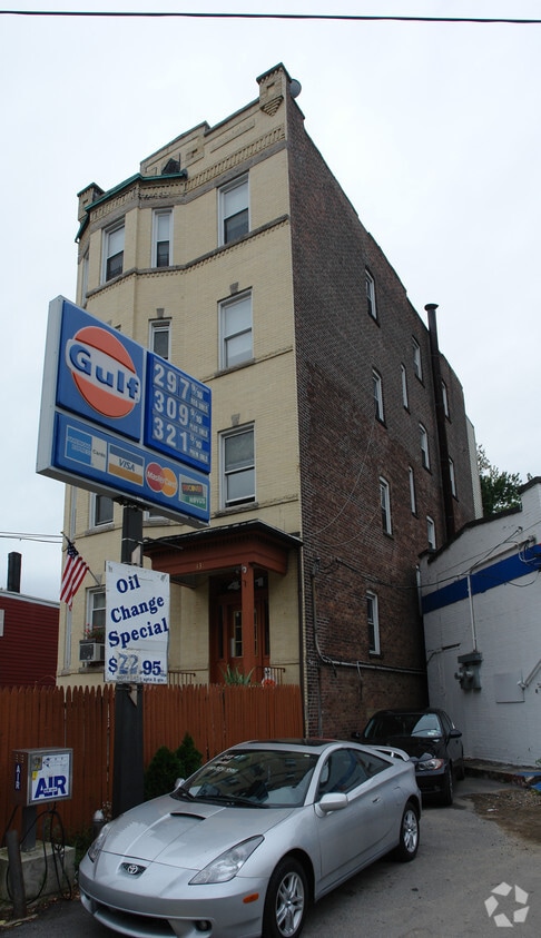 Building Photo - 431 Van Cortlandt Pk Ave