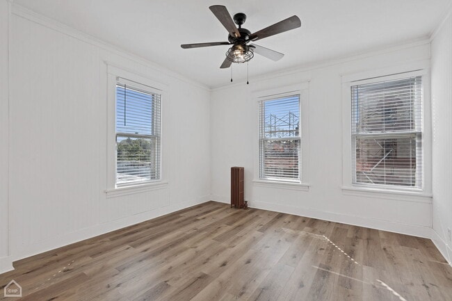 Building Photo - 107 1/2 Dean St