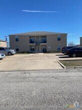 Building Photo - 1302 Dugger Cir