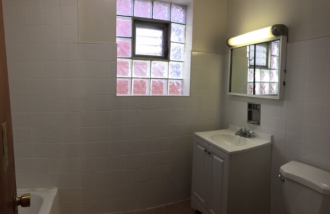 Building Photo - 2934 S Keeley St