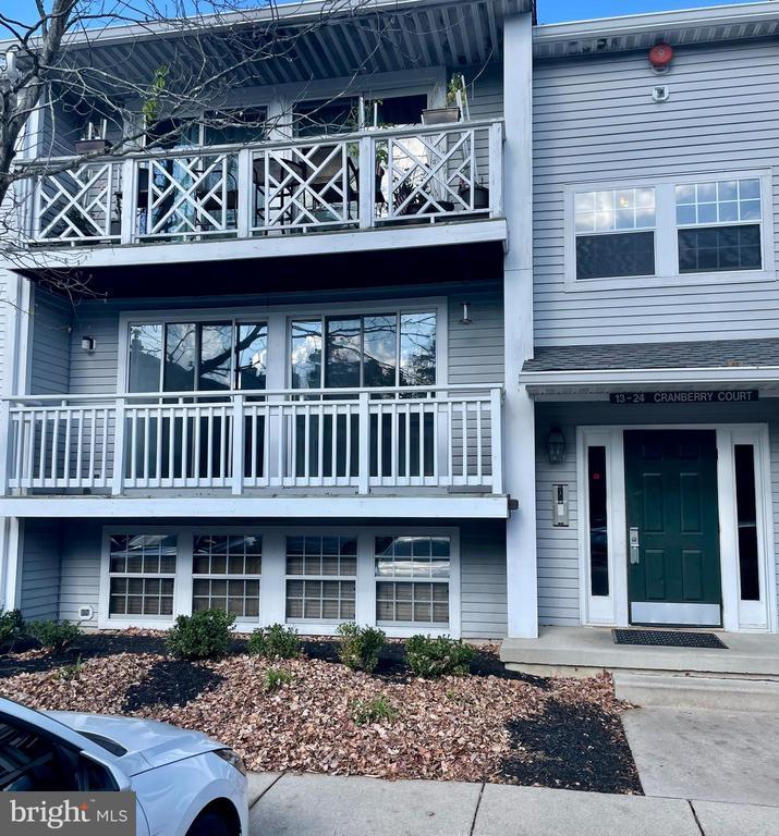 Primary Photo - 17 Cranberry Ct