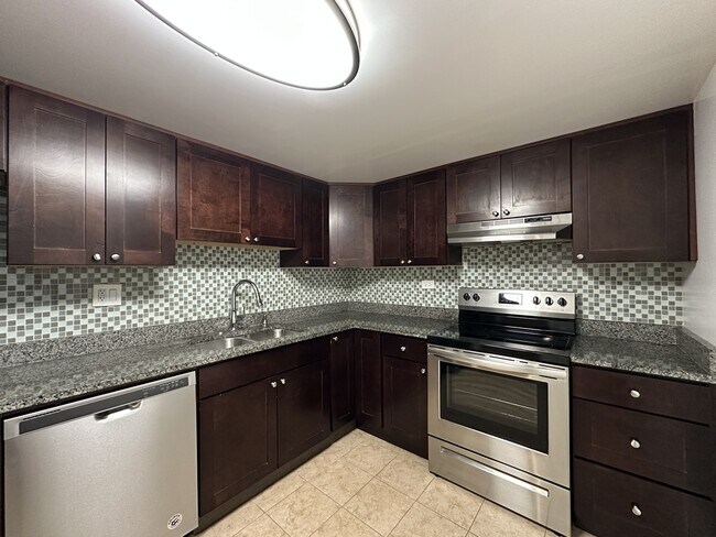 Building Photo - 525 N Quentin Rd