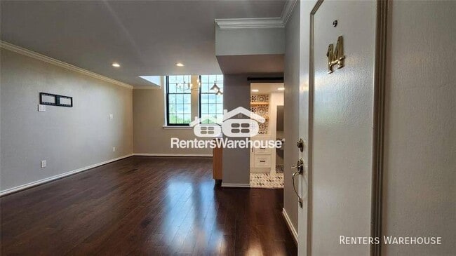 Building Photo - 2 bedroom 2 batch condo in very desirable ...
