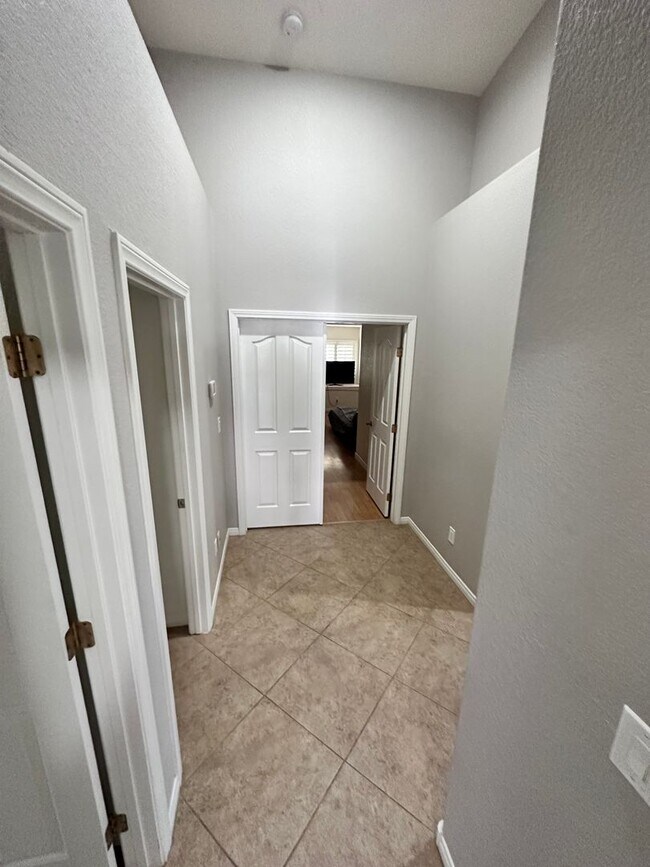 Foto del edificio - Single Story Home in the Northwest w/ 3 Car Garage