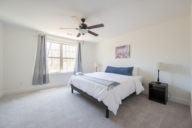 Foto del edificio - 3319 Old Hickory Blvd