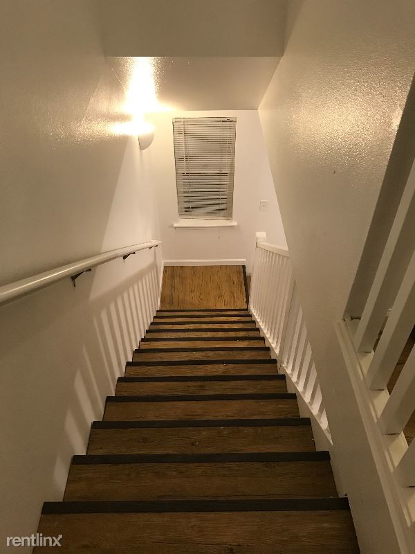 Building Photo - 4819 Delridge Way SW