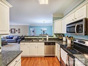 Foto del edificio - 16423 Golden River Ln