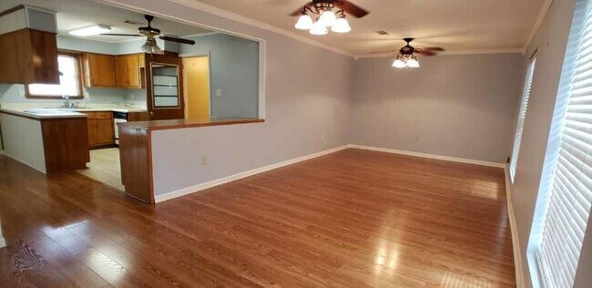 Foto del edificio - 7903 Brentwood