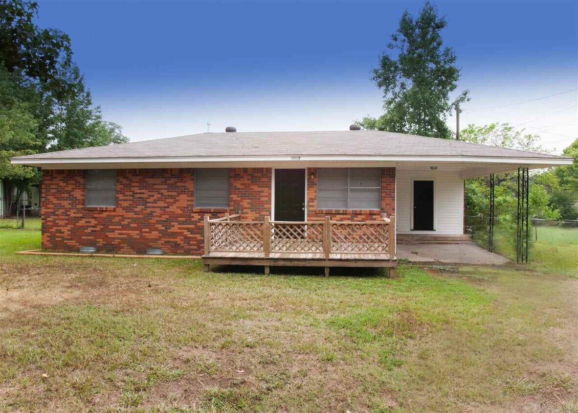 Foto principal - 9927 Jacksonville-Cato Rd