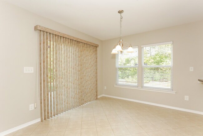 Building Photo - 9924 Rocky Ford Club Rd