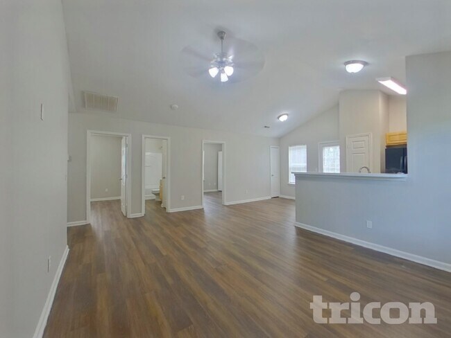 Foto del edificio - 842 Lakehill Rd