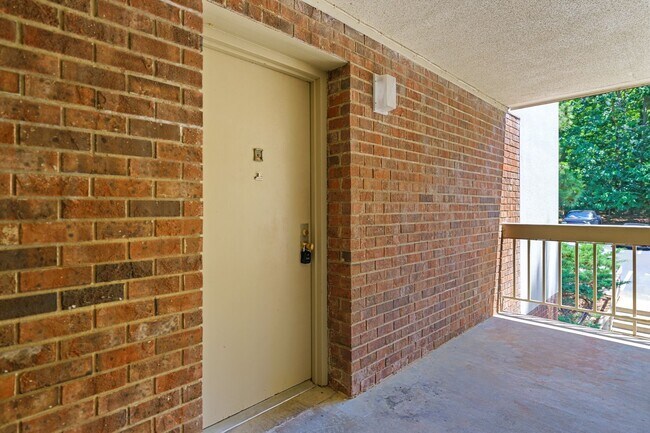 Foto del edificio - 3 bedroom, 2 bath in Bolinwood!